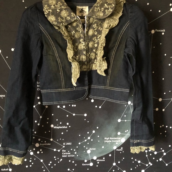 BB Jeans Cropped Jean Jacket with Lace Detail NWT - Picture 4 of 8